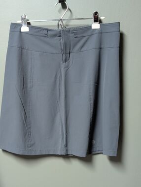 Mountain Hardware Gray Skirt sz 10